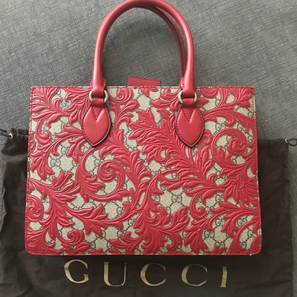GUCCI Monogram GG Supreme Arabesque Top Handle Bag